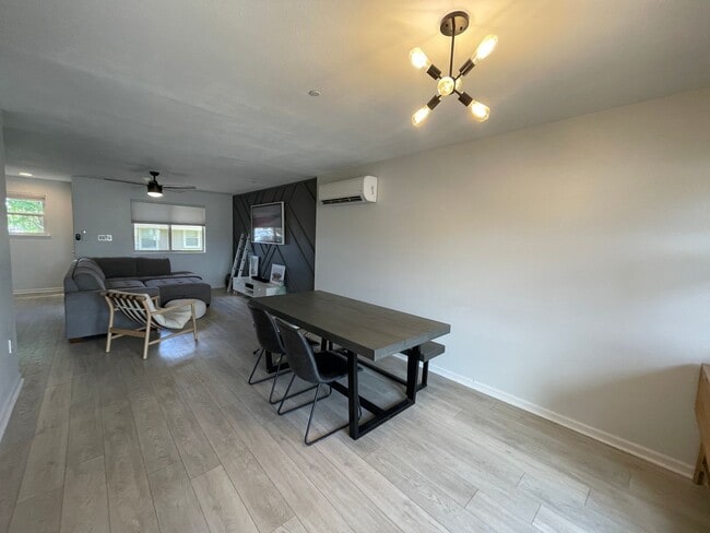 Building Photo - Fully Furnished 3 Bedroom/2.5 Bath Kahoma ...
