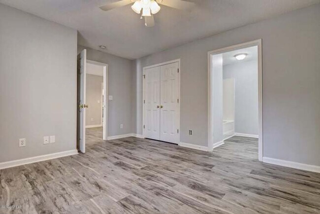 Building Photo - 5008 Hunters Trail