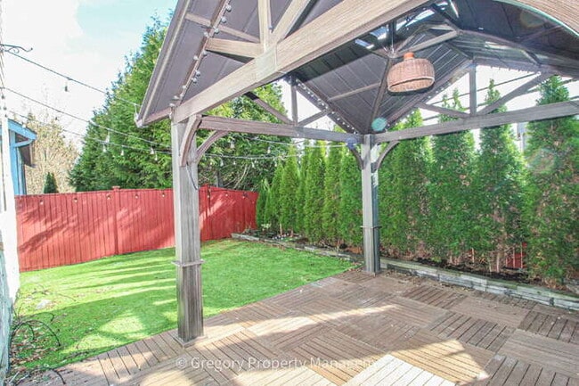 Building Photo - Beautiful and Modern Two-Story Home in Great Millcreek Location! 3 Bedrooms, 2.5 Bathrooms, Spaci...