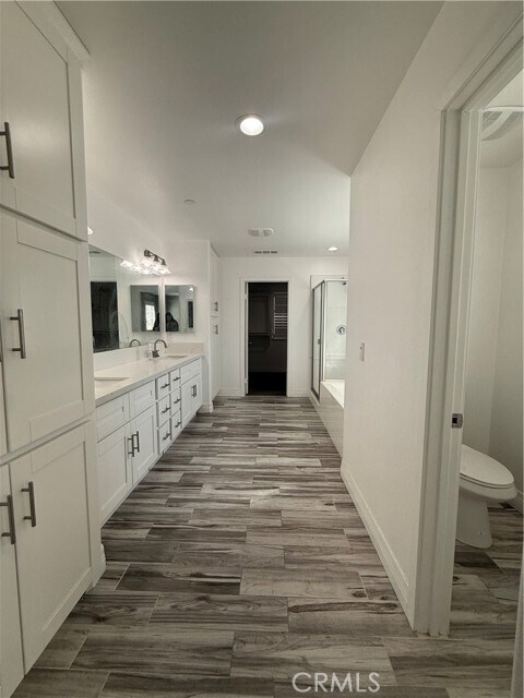 Building Photo - 654 W Margarita Dr