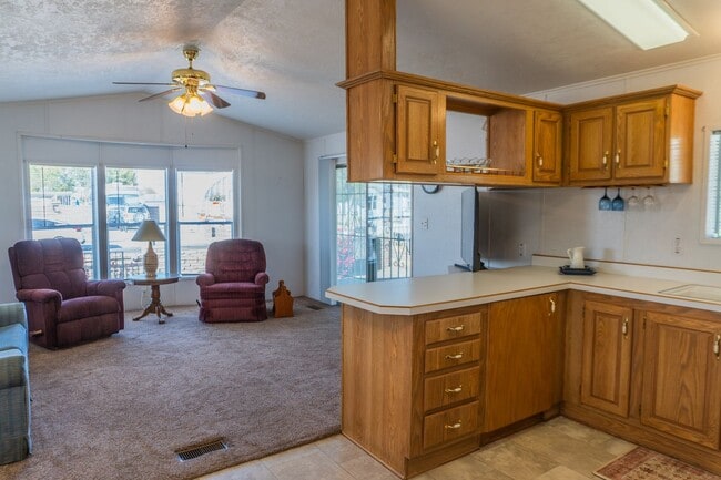 Building Photo - Cozy & Bright Manufactured Home in Fortuna...