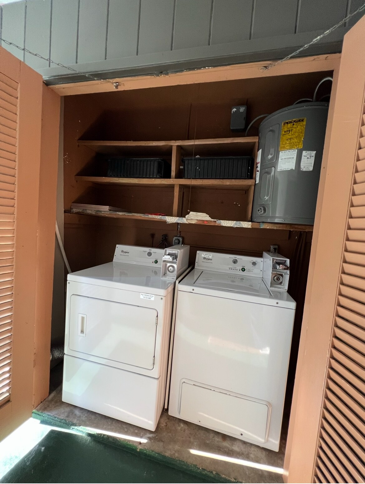 Laundry - 5851 NE 18th Ave