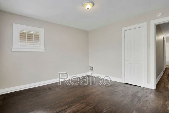 Building Photo - 659 S Burgess Ave