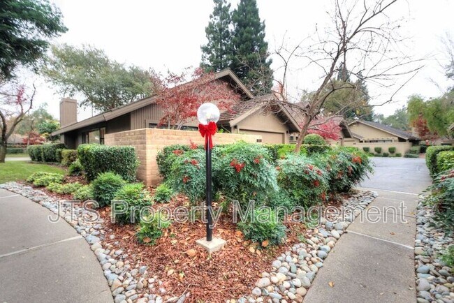 Building Photo - 2010 Promontory Point Ln