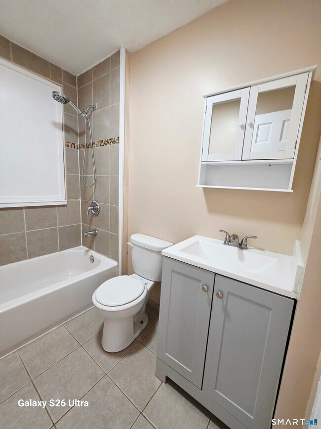 Building Photo - 124 Southview St