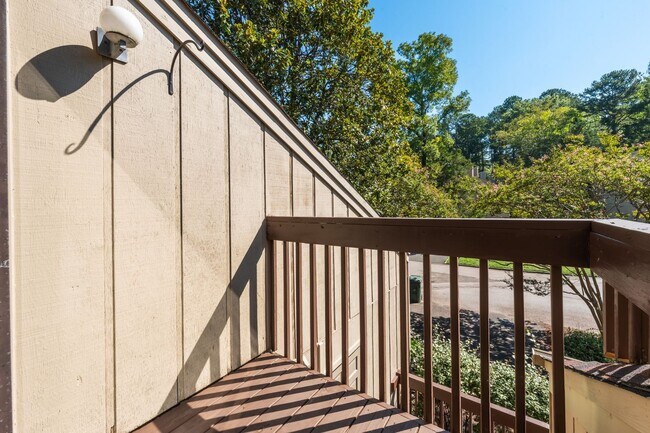 Building Photo - 4100 Five Oaks Dr