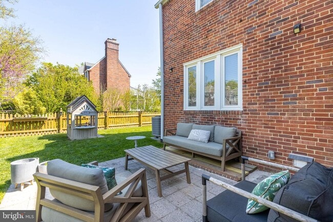 Building Photo - 4500 Eastway Ct