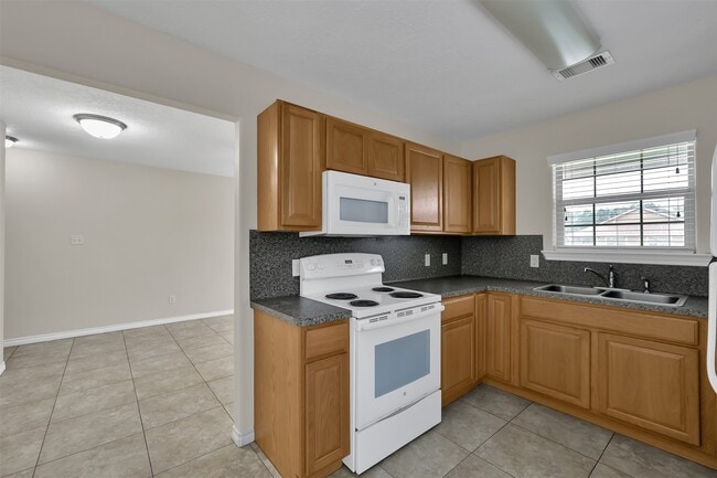 Building Photo - 167 S Bend Ct