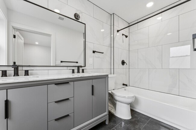 Building Photo - 84 Hollywood Ave