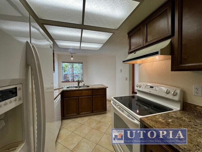 Building Photo - Charming Santa Cruz Townhouse: 3 Beds, 2.5 Baths with Private Patio, Spacious Layout, and Prime L...