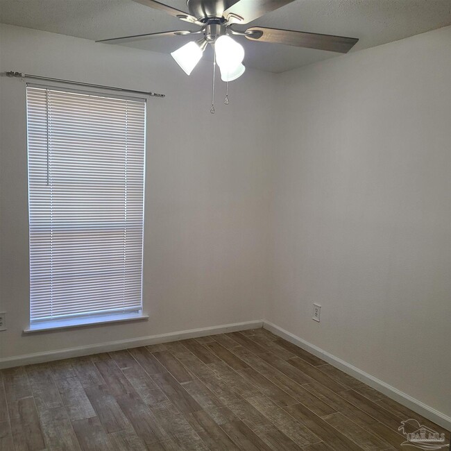 Building Photo - 3014 Ranchette Square