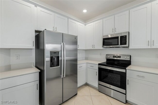 Building Photo - 2858 Blossom Wy