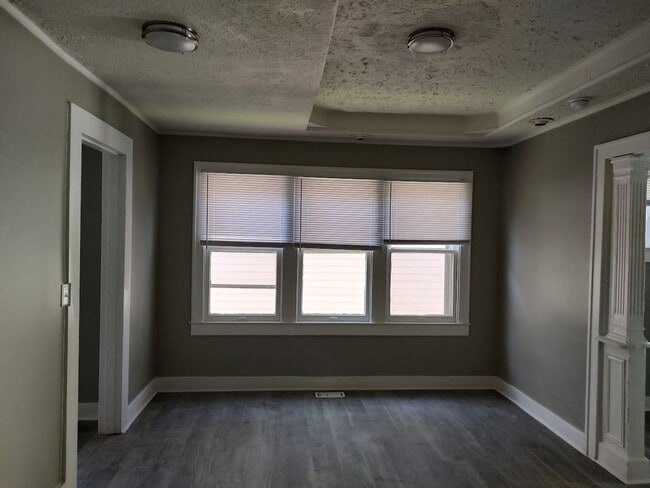 Building Photo - 4BR/2BA House-LEASING SPECIAL MOVE IN BY 1/1/2026 ** 1/2 price Security Deposit and 2nd month free