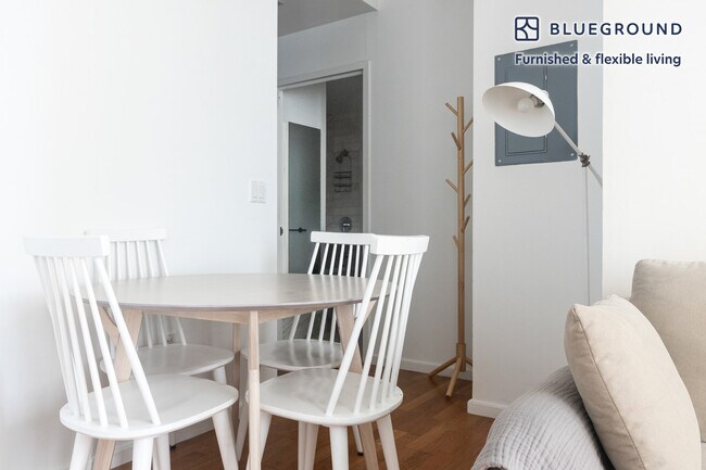 Building Photo - 635 W 42nd St