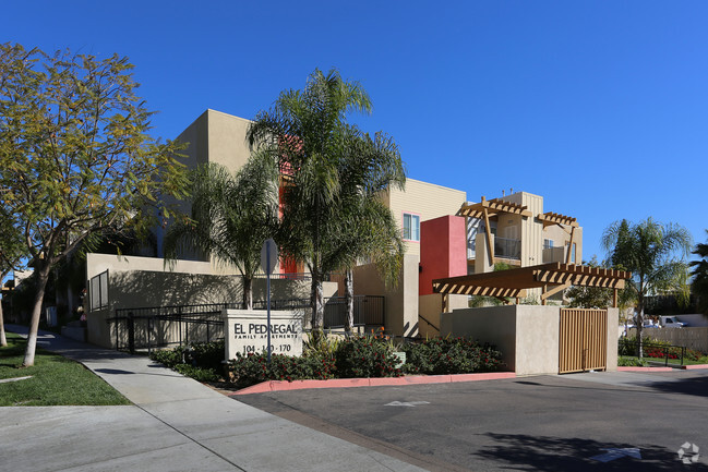 Building Photo - El Pedregal