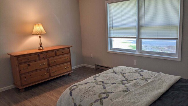 Primary Bedroom - 77 Glendale Rd