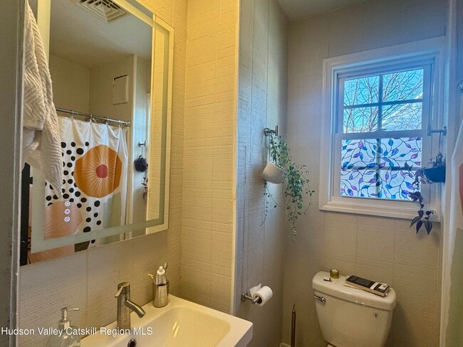 Building Photo - 173 Smith Ave