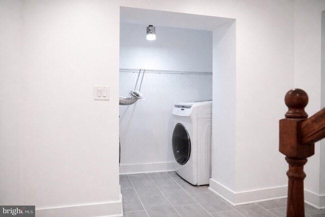 Building Photo - 1633 Kalmia Rd NW