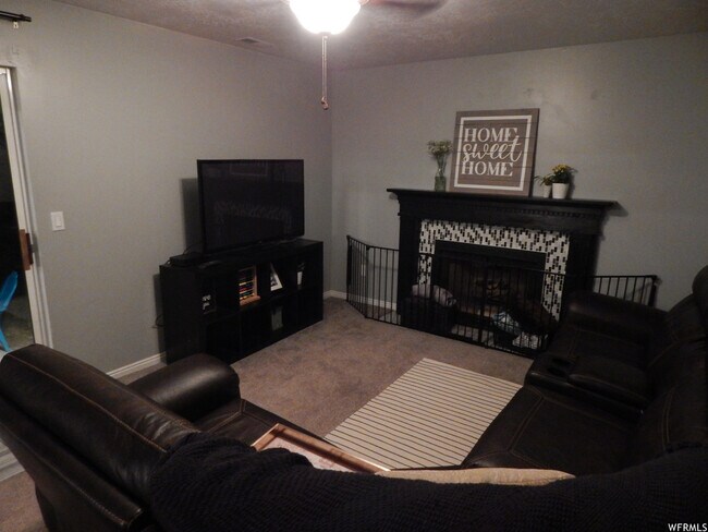 Building Photo - 4948 Decora Way