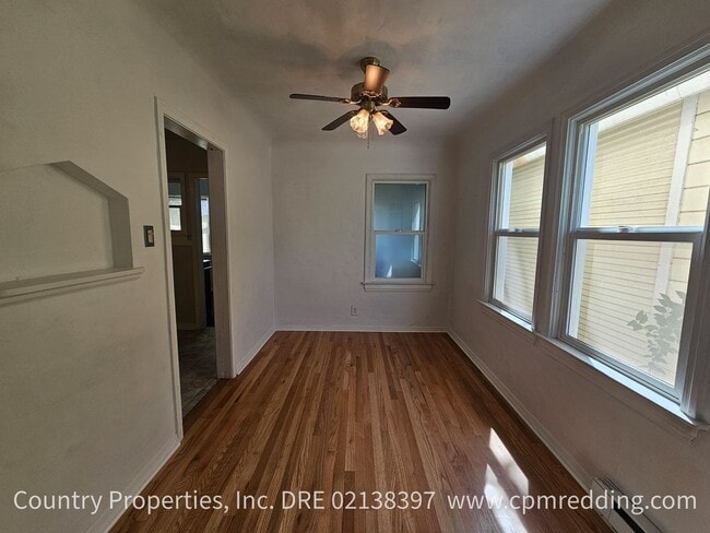 Building Photo - Available Now! Downtown 3-Bedroom with Old World Charm and Modern Amenities!