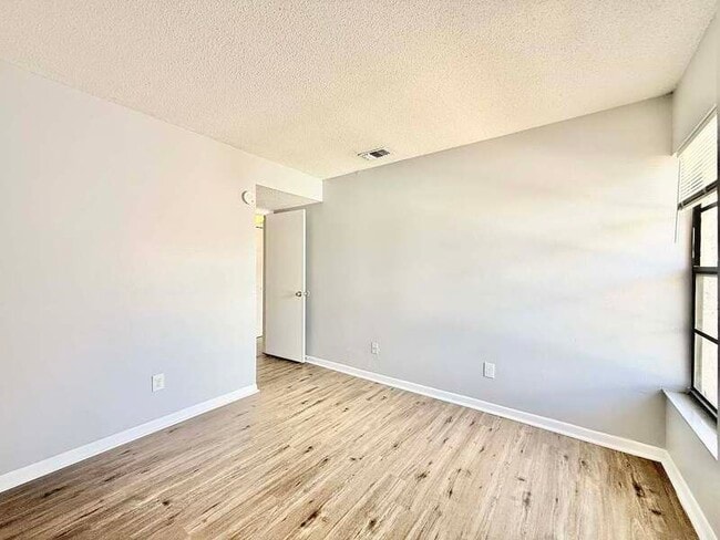Building Photo - 5143 Puritan Cir