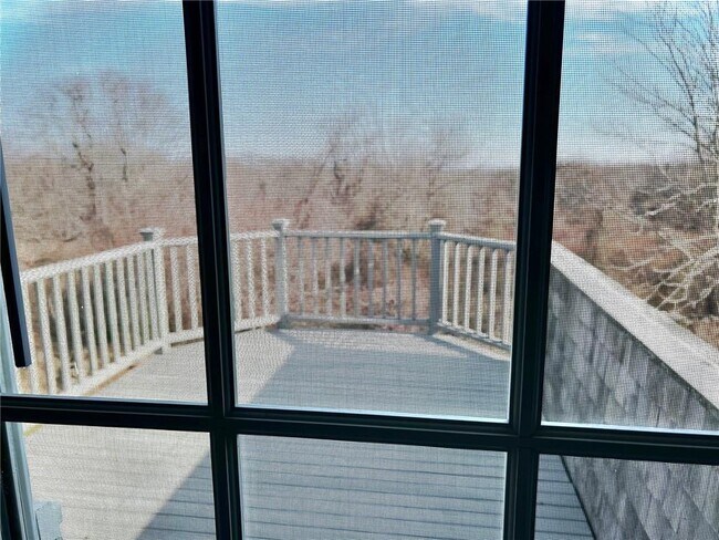 Building Photo - 123 Border Ave