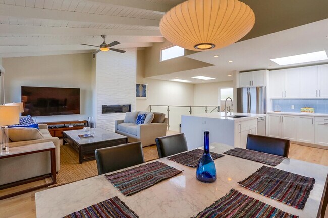 Building Photo - 450 S Sierra Ave