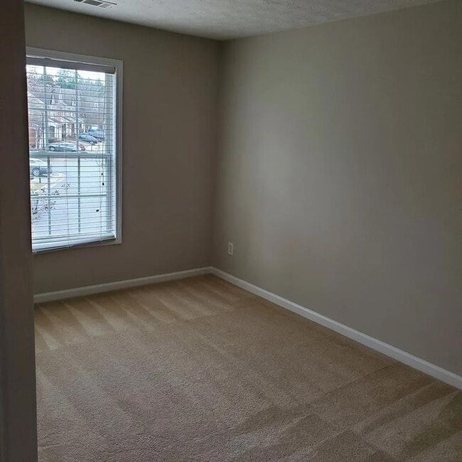 Building Photo - 1584 Park Grove Dr