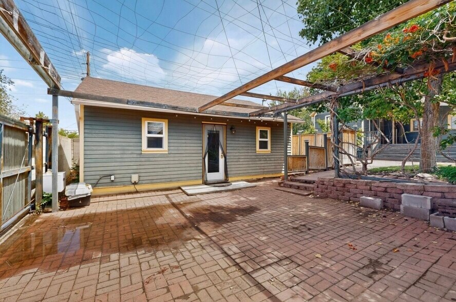Building Photo - 119 Walter St NE