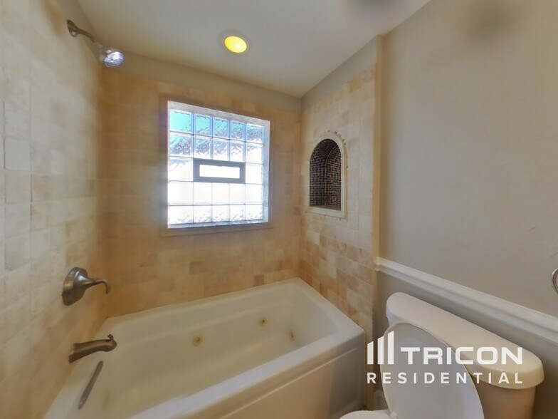 Building Photo - 8636 Massasoit Ave