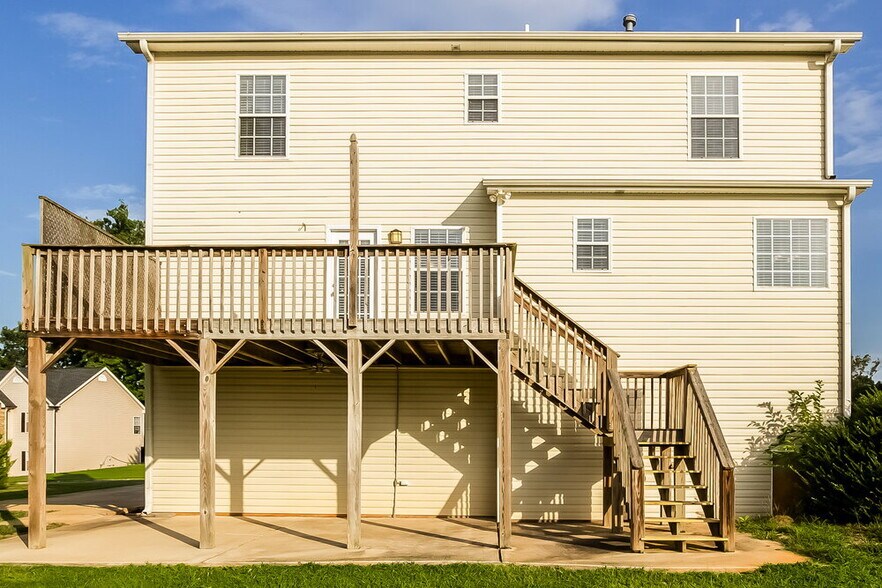 Building Photo - 8905 Brookhurst Trail