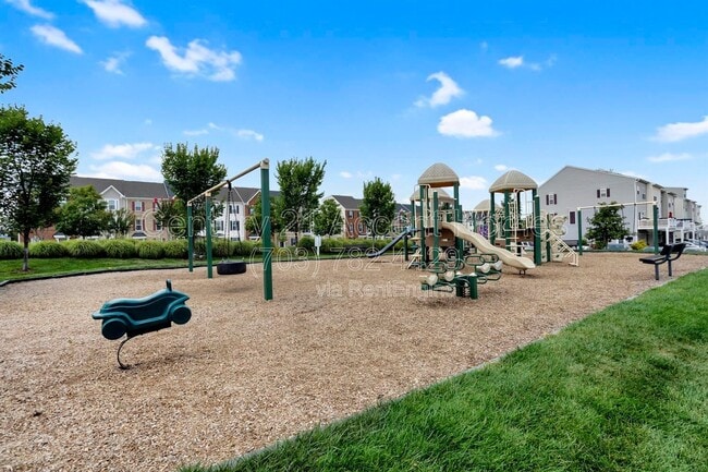 Building Photo - 24676 Hutchinson Farm Dr