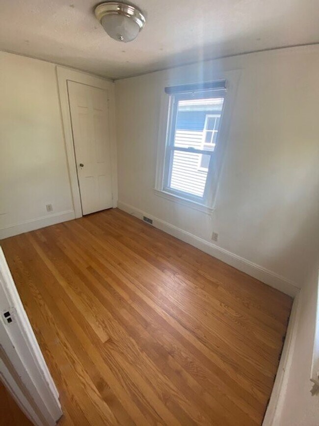 Building Photo - Beautiful Single Family House for Rent Right by Yale!