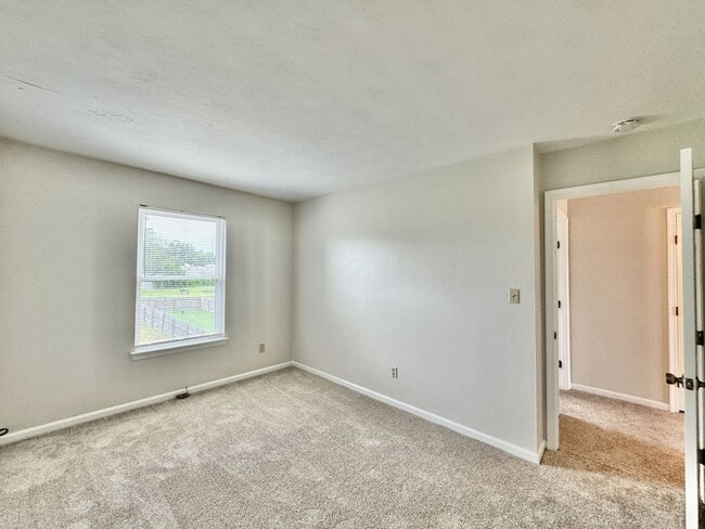 Building Photo - Completely Updated & Ready NOW! New Floori...
