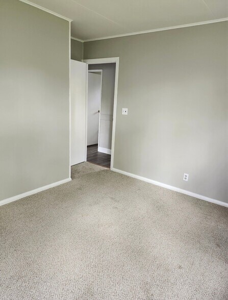 Building Photo - 2707 Ridge Ave