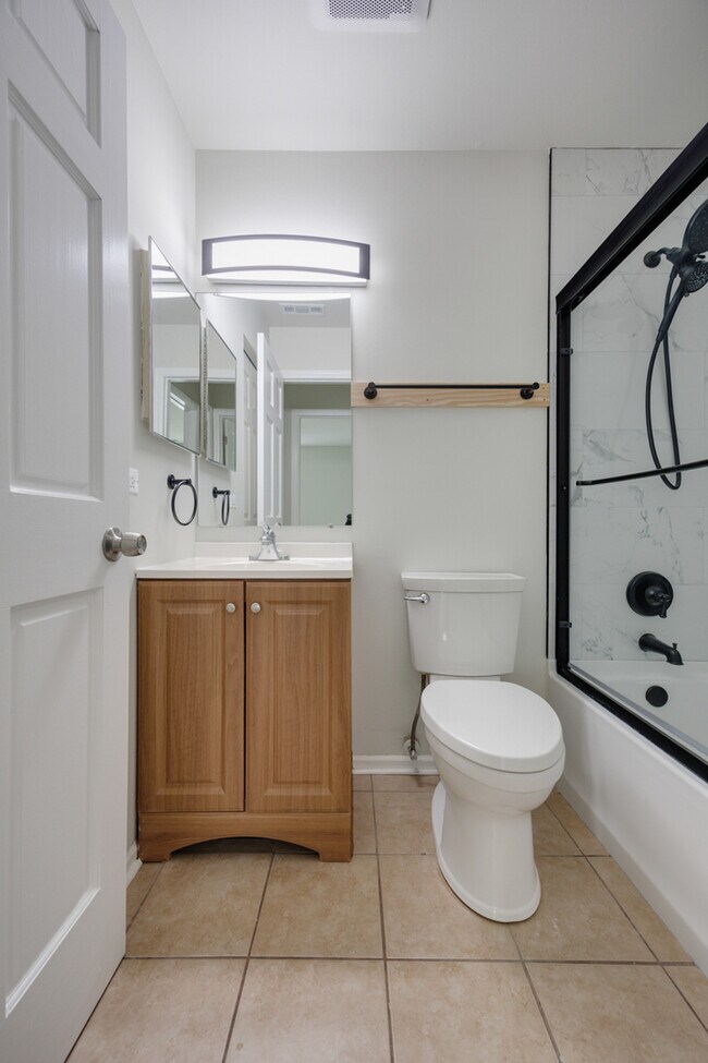 Building Photo - 117 Gant Cir