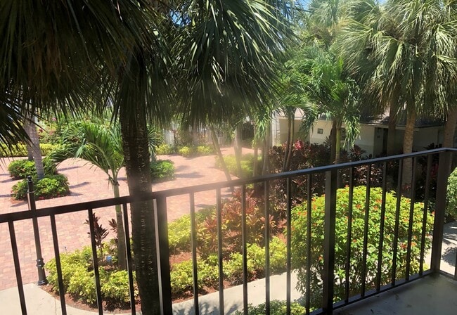 Building Photo - TWO BEDROOM TWO BATHROOM!! WATERFRONT COMMUNITY!!