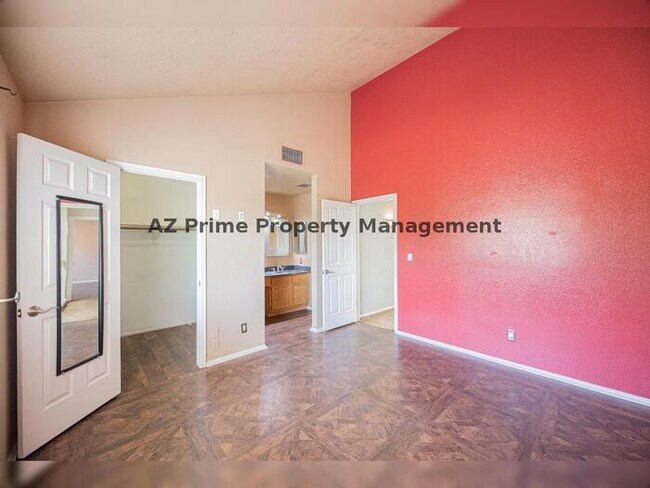 Building Photo - 1650 N Ventura Ln