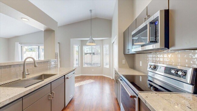 Building Photo - 12831 S 45th St