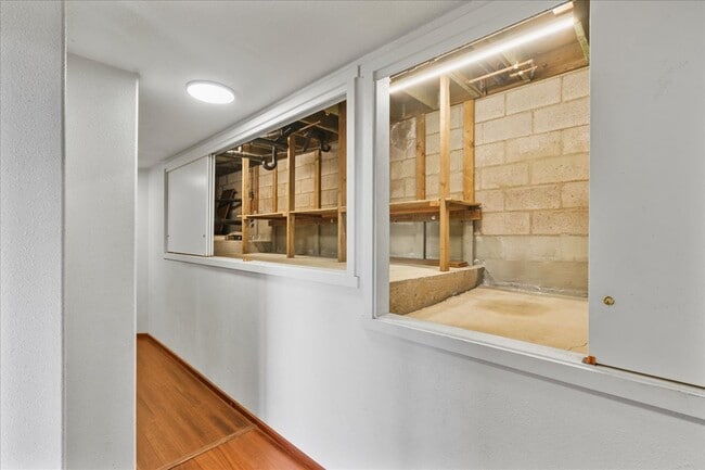 Building Photo - 753 Launa Dr