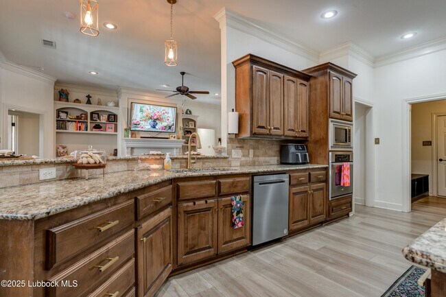 Building Photo - 5512 103rd St