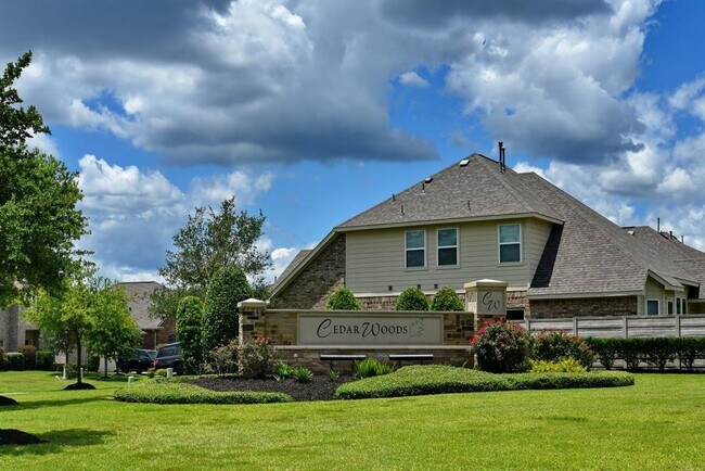 Building Photo - 2229 Maple Point Dr N