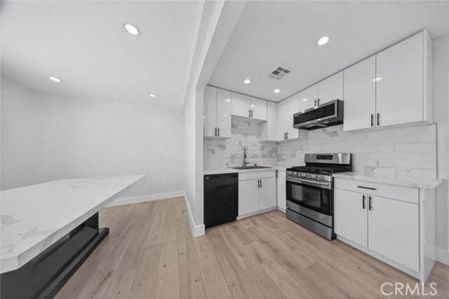 Building Photo - 11840 Arminta St