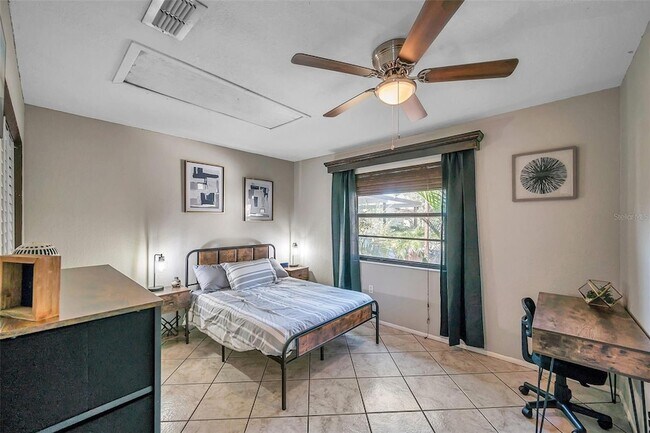 Building Photo - 6421 Drexel Dr