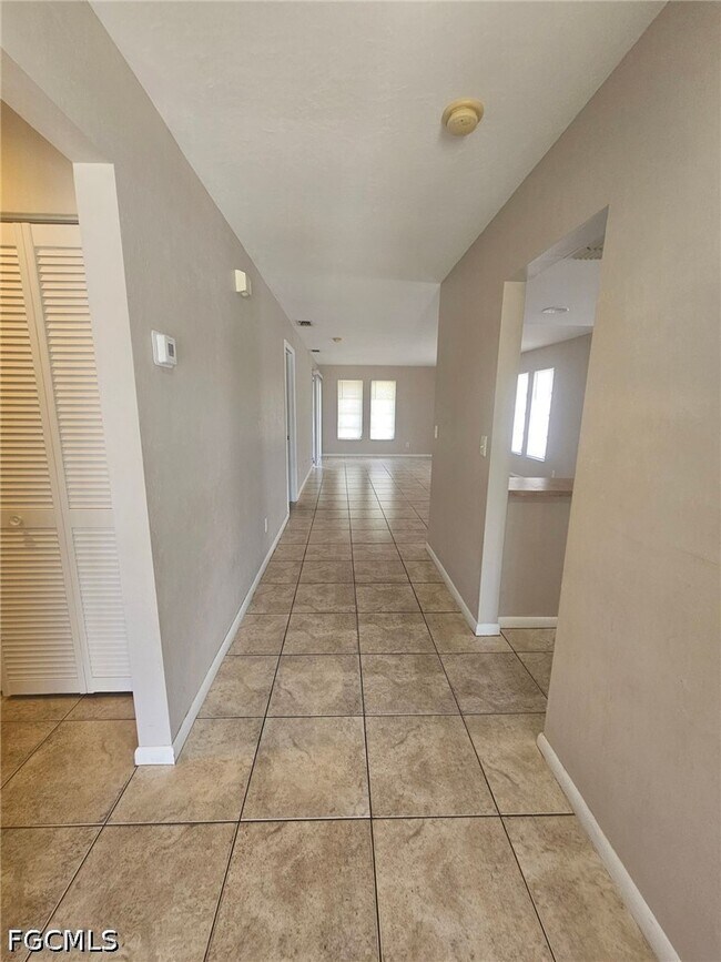 Building Photo - 1101 SW 48th Terrace