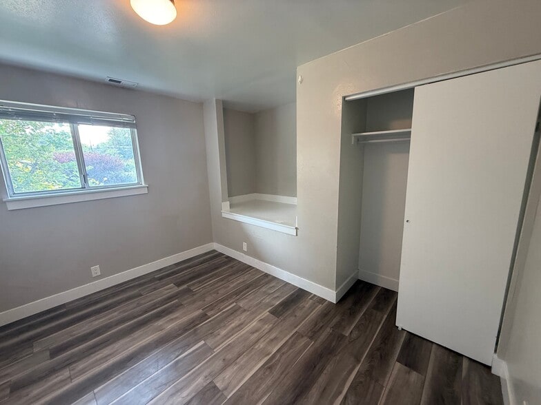 Building Photo - 2054 N 940 W