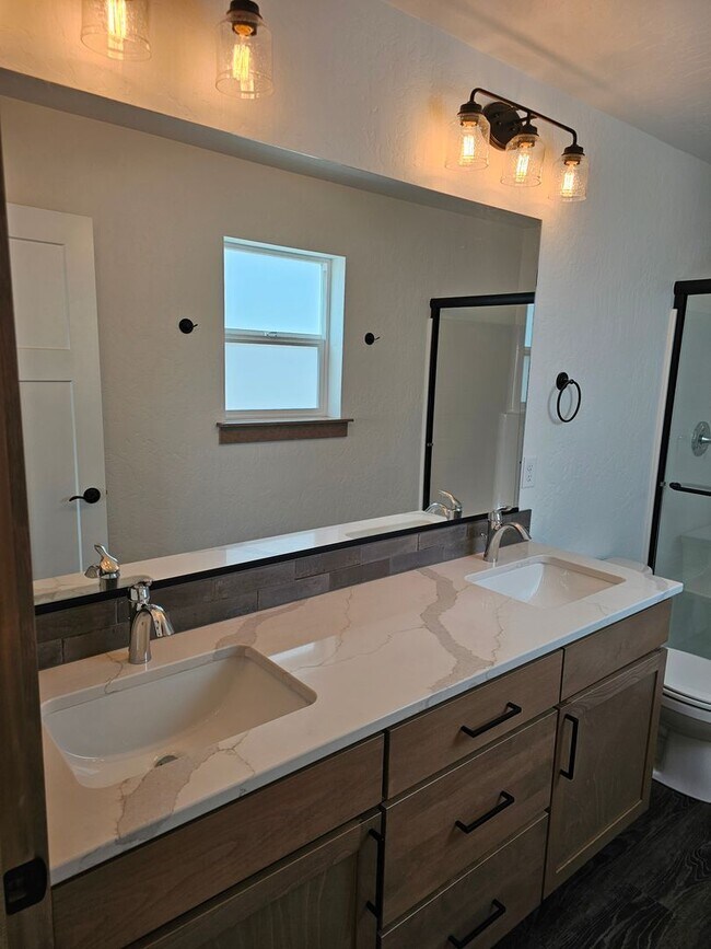 Building Photo - Brand New Beautiful 4 bedroom Home in Rathdrum!