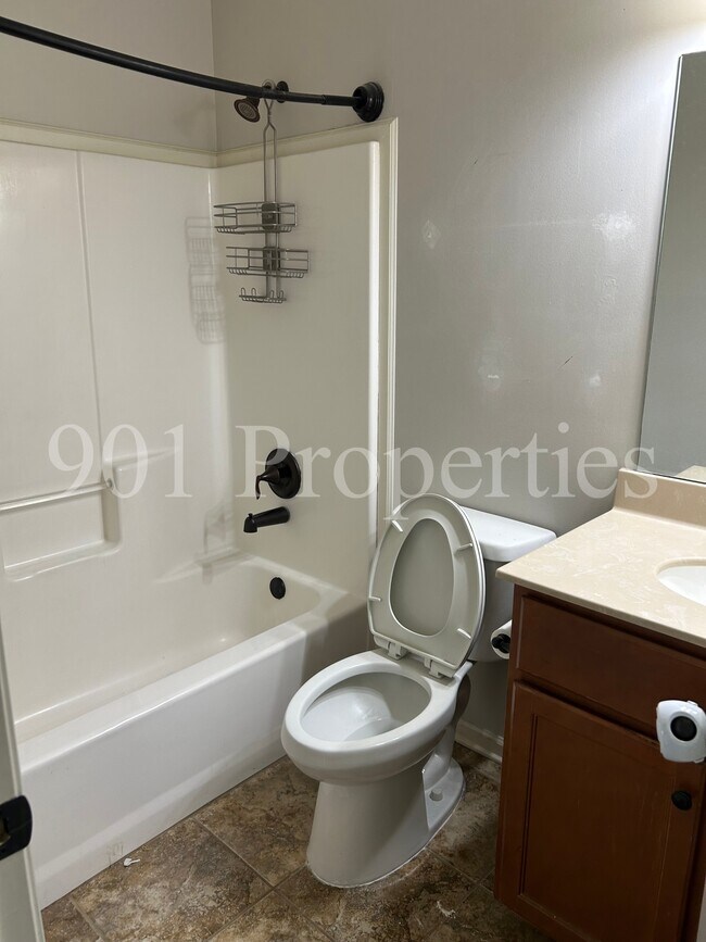 Building Photo - 14383 Buttercup Dr