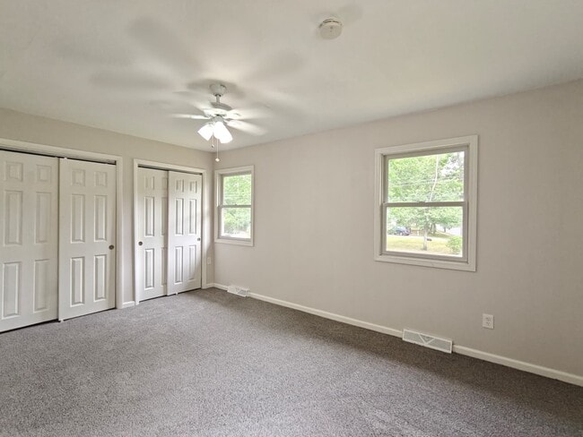 Building Photo - 252 Terry Ln