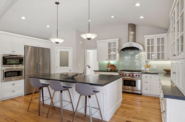 Building Photo - 3260 Rohrer Dr